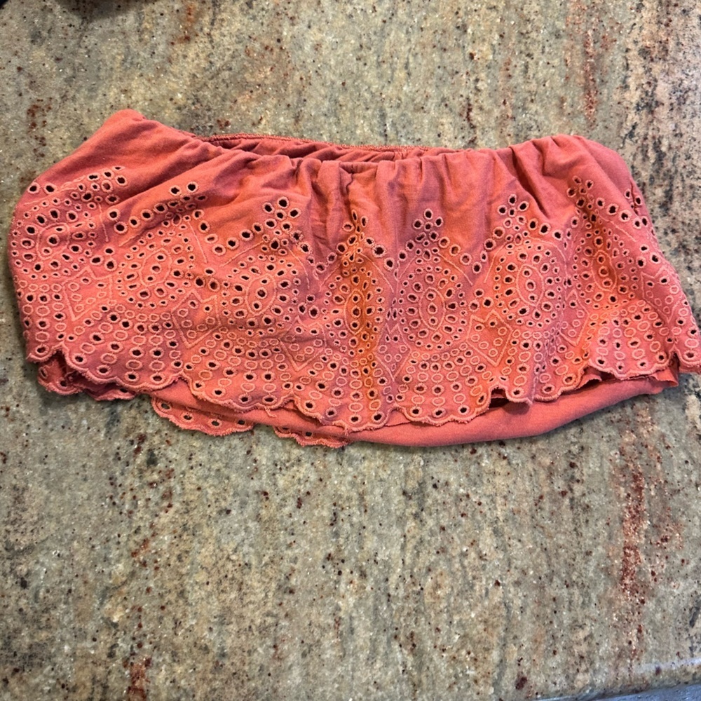 American Eagle Outfitter Coral Detailed Eyelet scalloped hem Crop Top Size S/P